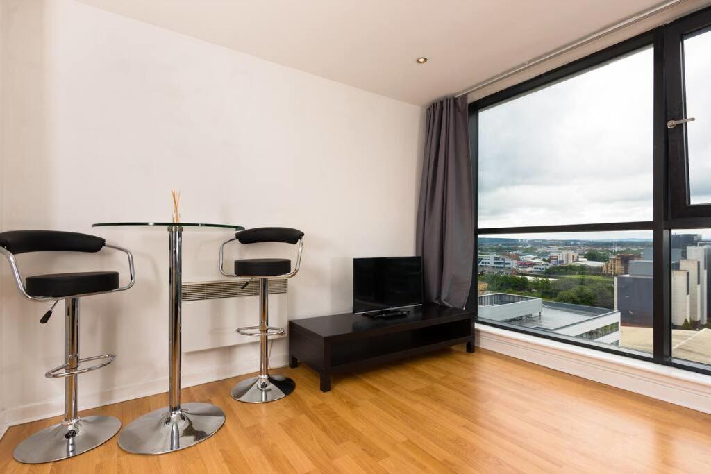 Trendy 10Th Floor Studio Apartment Glasgow Exterior foto